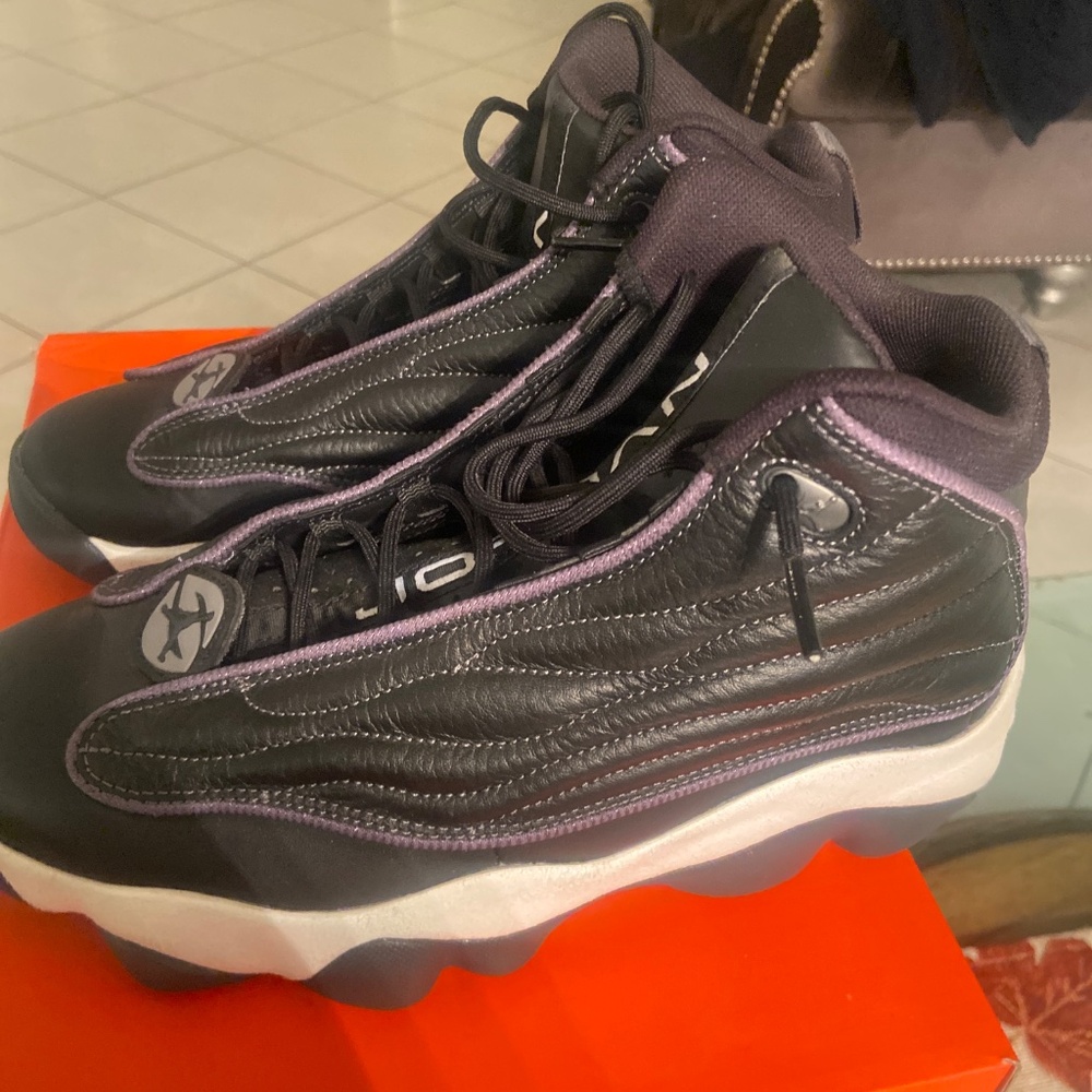 Jordan Shoes - Picture 2 of 6